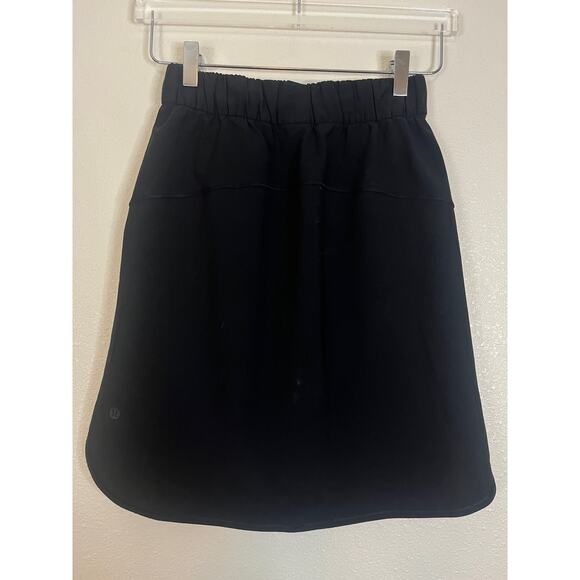 Lululemon On the Fly Skirt Size 4 - Picture 2 of 5